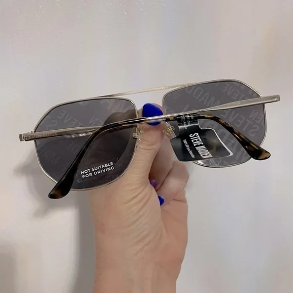 Steve Madden sliver black Mirrored Logo Print Aviators Sunglasses - Picture 3 of 9